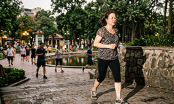 Đi bộ sau 50 tuổi, bao nhiêu bước là phù hợp?