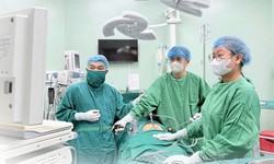 Bóc khối u lớn, giữ lại tử cung cho người phụ nữ mong con