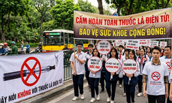 Yếu tố nào khiến thuốc lá điện tử hấp dẫn với học sinh?