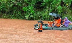 Vì sao đợt mưa lớn ở miền Trung diễn biến phức tạp?