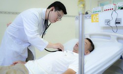 Ép tim hơn 1 giờ cứu người đàn ông bất ngờ ngừng tim khi đang ăn