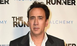 Nicolas Cage trả đầu l&#226;u khủng long về M&#244;ng Cổ