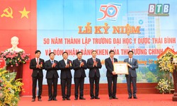 Lễ kỷ niệm 50 năm th&#224;nh lập Trường Đại học Y Dược Th&#225;i B&#236;nh