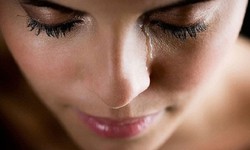 Thường xuy&#234;n chảy nước mắt khi ngủ, v&#236; sao?