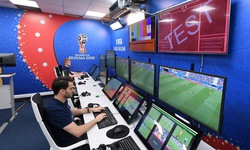 C&#244;ng nghệ VAR lần đầu ti&#234;n &#225;p dụng tại World Cup: Mới v&#224; lạ trong b&#243;ng đ&#225; thế giới