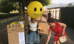 C&#244; g&#225;i suy thận truyền cảm hứng sống