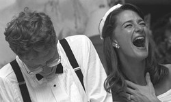 Từ vụ ly h&#244;n của tỉ ph&#250; Bill Gates, nghĩ về đời l&#224;m vợ vĩ nh&#226;n