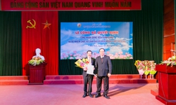 Học viện Y Dược học cổ truyền Việt Nam trao quyết định giảng vi&#234;n thỉnh giảng cho 41 B&#225;c sĩ của Bệnh viện Việt Đức