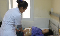 Cứu sống thai nhi ng&#244;i ngang, vỡ ối, sa tay, suy thai cấp