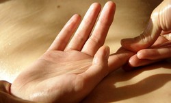 Day huyệt thập tuy&#234;n trị t&#234; tay