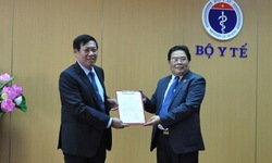 Thứ trưởng Đỗ Xu&#226;n Tuy&#234;n giữ chức vụ B&#237; thư Đảng ủy Bộ Y tế