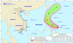 Chỉ số tia UV rất cao, xuất hiện b&#227;o Vongfong giật cấp 14