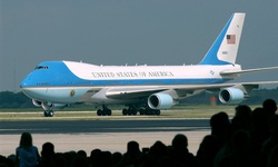 Tổng thống Mỹ muốn thay đổi m&#224;u sơn chuy&#234;n cơ Air Force One