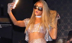 Paris Hilton chia sẻ c&#226;u chuyện bị lạm dụng từ những năm th&#225;ng tuổi teen