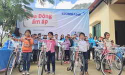 Eximbank tặng qu&#224; v&#224; b&#224;n giao đường b&#234; t&#244;ng n&#244;ng th&#244;n tại Trung H&#242;a tỉnh Bắc Kạn