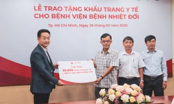 LOTTE Mart trao tặng khẩu trang y tế cho BV Bệnh Nhiệt đới, nh&#226;n ng&#224;y 27/2