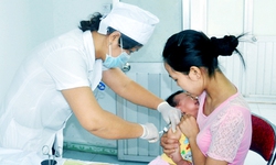 Cuối tháng 5/2018 sẽ có thêm 100.000 liều vắc xin viêm não mô cầu nhập về Việt Nam