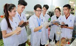 Gặp gỡ t&#226;n thủ khoa ng&#224;nh y dược: Những b&#224;i học từ c&#225;c thầy kh&#244;ng c&#243; trong gi&#225;o tr&#236;nh