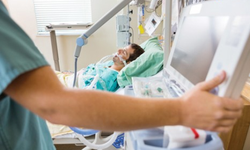 Đ&#224;o tạo &quot;bảo vệ&quot; m&#225;y g&#226;y m&#234;, m&#225;y thở cho c&#225;n bộ l&#224;m trang thiết bị của bệnh viện