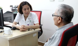 Mới: Ph&#242;ng dịch COVID-19, k&#234; đơn thuốc đến 3 th&#225;ng cho người bệnh cao tuổi, người mắc bệnh mạn t&#237;nh