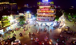 Phát triển kinh tế đêm tăng sức hấp dẫn khách du lịch tại Hà Nội