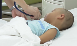 Cứu liệt cho trẻ bị viêm tuỷ cắt ngang nguy hiểm