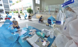 Một nh&#226;n vi&#234;n y tế BV Bệnh nhiệt đới TW cơ sở 2 mắc COVID-19