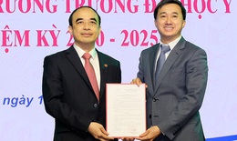 Bộ Y tế trao quyết định Hiệu trưởng Trường Đại học Y Hà Nội cho GS.TS Nguyễn Hữu Tú