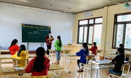 Những ngày vừa làm cô, vừa làm mẹ tại lớp học đặc biệt trong khu cách ly
