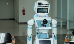 Robot giúp chăm sóc, giám sát bệnh nhân COVID-19 trong bệnh viện
