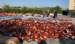 Quảng Ninh tiêu hủy 161 mặt hàng gồm rượu, bánh kẹo, mỹ phẩm… không rõ nguồn gốc