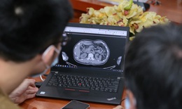 Qua online, chuyên gia giúp vơi nỗi lo của nhiều phụ huynh khi phát hiện trẻ có khối u vùng bụng
