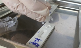 Chỉ 6 ngày, gần 3.800 người Hà Nội phát hiện dương tính qua test nhanh 