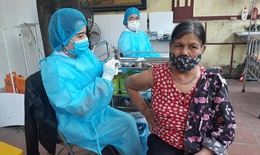 'Ký sự' chuyện F0 điều trị tại nhà ở Hà Nội: Dọa đánh nhân viên y tế