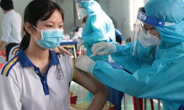 Bộ Y tế: Rà soát, tổ chức tiêm vét vaccine phòng COVID-19 đủ liều cho người từ 12 tuổi trở lên