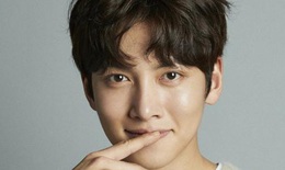 Hồi phục hoàn toàn sau COVID-19, Ji Chang Wook hóa... pháp sư bí ẩn
