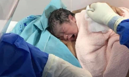 Bé trai chào đời từ người mẹ mắc COVID-19 giữa "tâm dịch" Đồng Nai