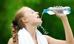 8 biểu hiện chứng tỏ bạn uống chưa đủ nước, "trùm cuối" rất nhiều người mắc