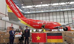 Vietjet vận chuyển thiết bị y tế viện trợ từ Đức về TP.HCM