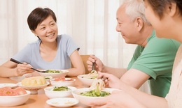 Tuân thủ nguyên tắc dinh dưỡng giúp người cao tuổi bị đái tháo đường sống khỏe