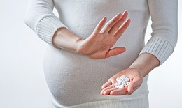 Phụ nữ mang thai bị sốt nên dùng thuốc hay không?