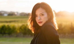 Góc khuất showbiz: Triệu Vy tuổi 45 chông chênh trên vực thẳm của sự nghiệp và gia đình