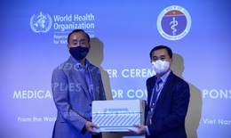 WHO bàn giao lô hàng vật tư y tế cho Bộ Y tế trong khuôn khổ hỗ trợ Chính phủ Việt Nam ứng phó với COVID-19