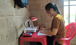 Nữ sinh nghèo có nguy cơ bỏ dở ước mơ vào giảng đường đại học