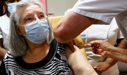 Tiêm vaccine trong viện dưỡng lão giúp giảm số ca mắc COVID-19