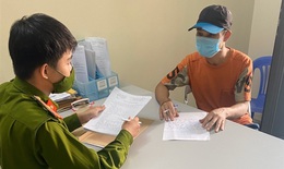 Trốn khỏi nơi phong toả về làm lễ đổ mái, thợ cắt tóc bị phạt 17,5 triệu đồng