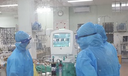 Chuyên gia "hội tụ" chia sẻ kinh nghiệm lọc máu sớm cứu bệnh nhân COVID-19 nặng