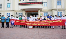 Hà Tĩnh tiếp tục cử cán bộ y tế vào “chia lửa” cho Bình Dương chống dịch