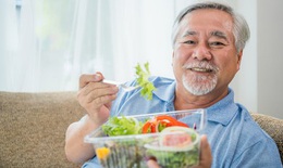 Thiếu hụt vitamin K ảnh hưởng tới khả năng vận động ở người cao tuổi
