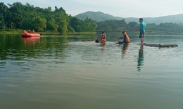 Lật nhà bè, 2 người tại Thanh Hóa đuối nước thương tâm